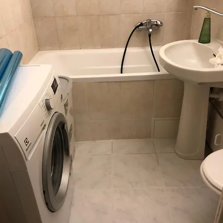 شقة Sloneczny 2 Pokojowy Z Balkonem Niedaleko Metra
